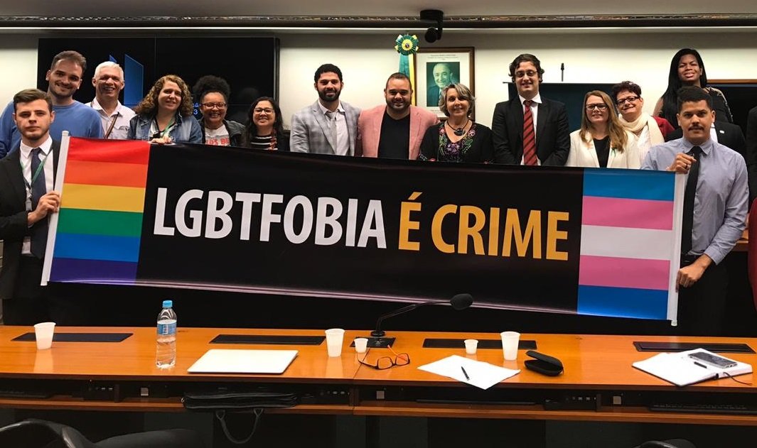 Crime de LGBTfobia: Associação dos Funcionários Públicos de SP orienta como denunciar