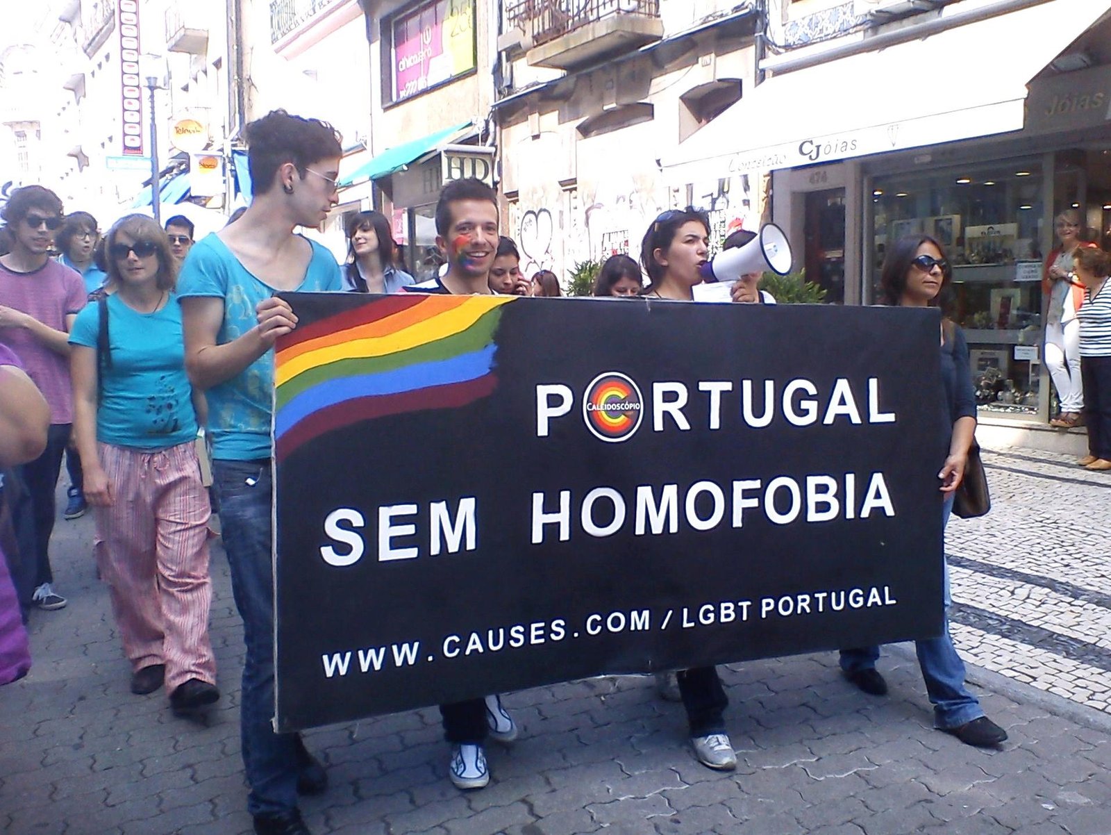 Portugal proíbe "cura gay"