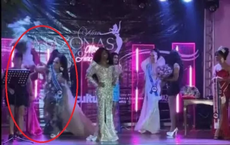 Candidata ao Miss Gay Amazonas se revolta com 3Âº lugar e joga flores na organizadora
