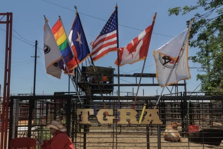 “Rodeio Gay” Ã© realizado no Texas em meio a leis que tentam limitar direitos LGBTQIA+